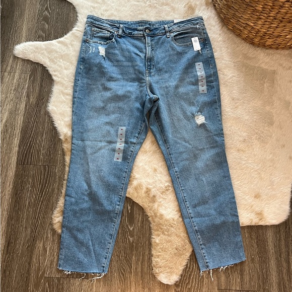 NWT Old Navy High-Waisted OG Straight Cut-Off Jeans in Alma 18 - Picture 5 of 15